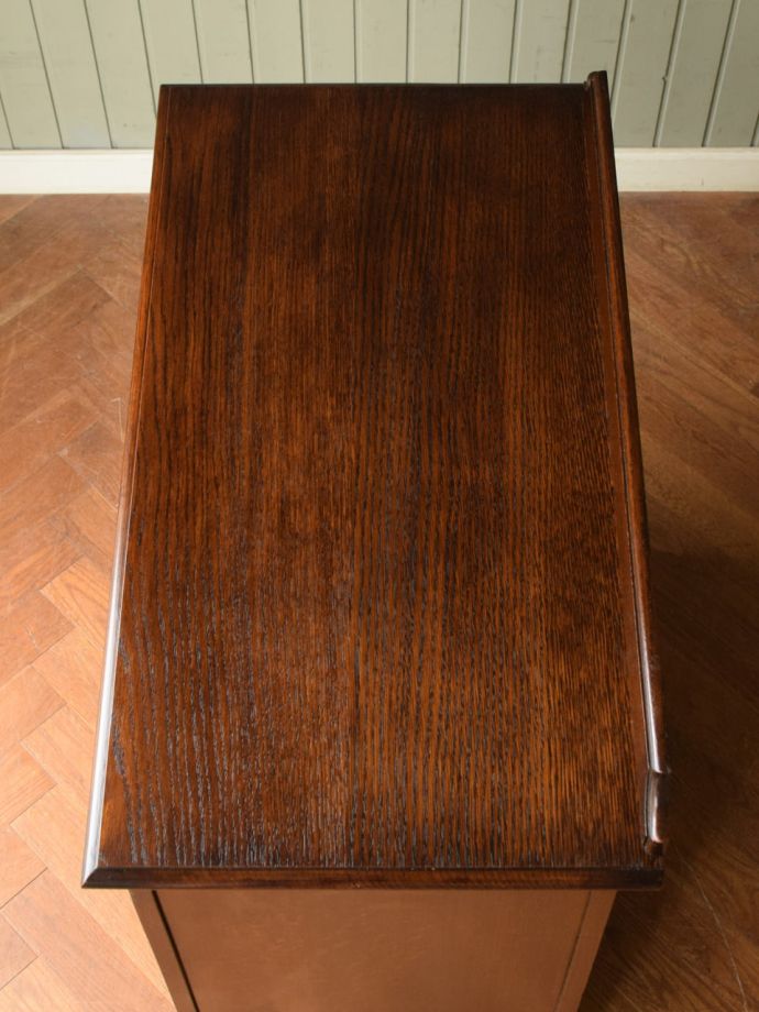 アンティークチェストの天板