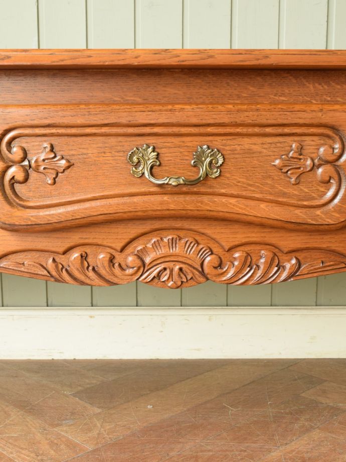 サイドボードの装飾