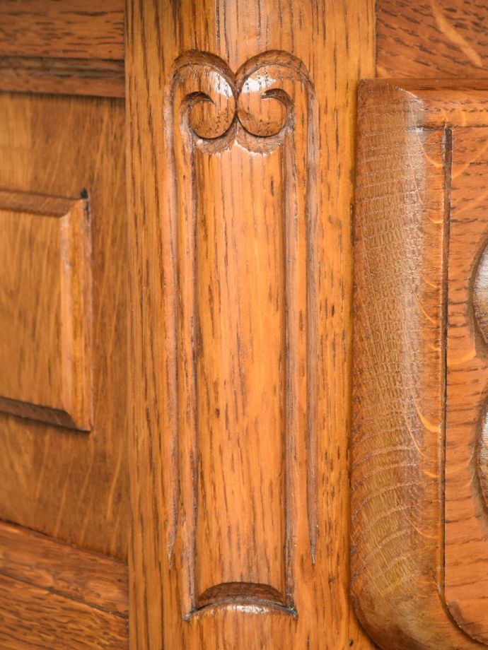 アンティークらしい彫