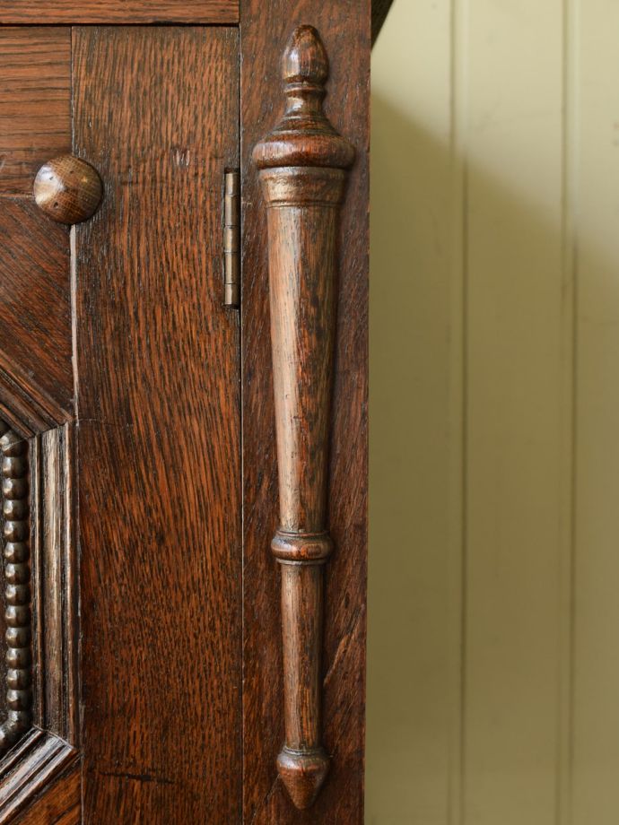 アンティーク家具の装飾