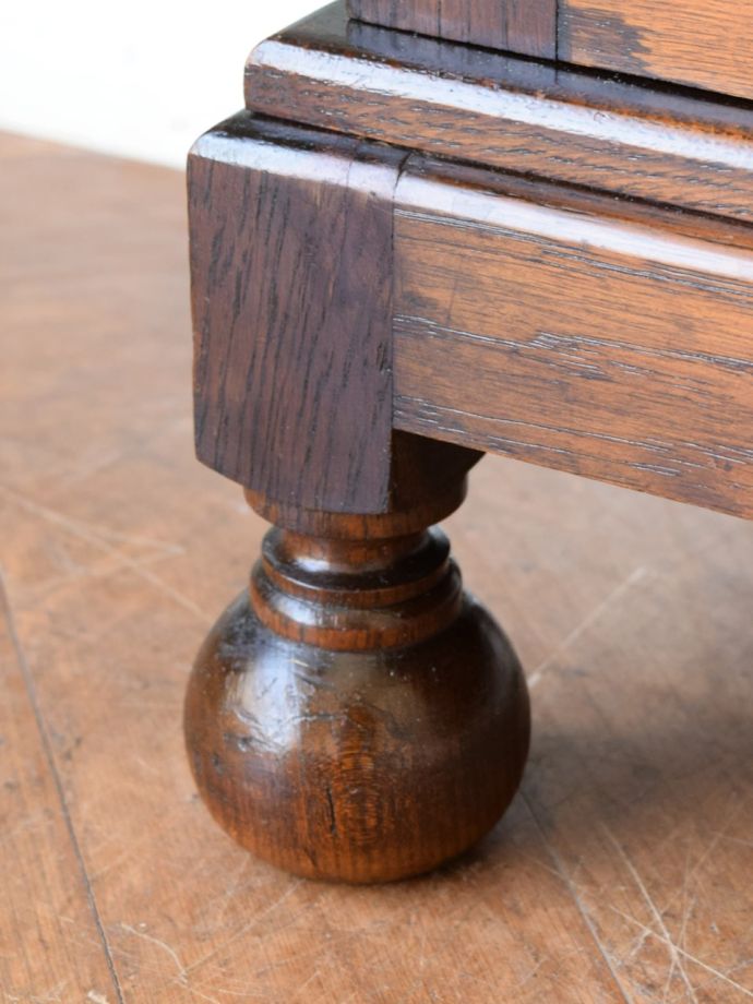 アンティーク家具の脚