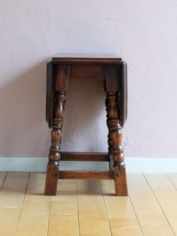 折り畳み式テーブルの側面