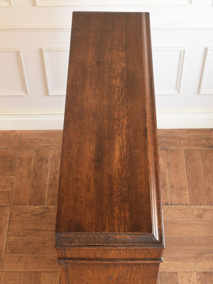 キャビネットの天板