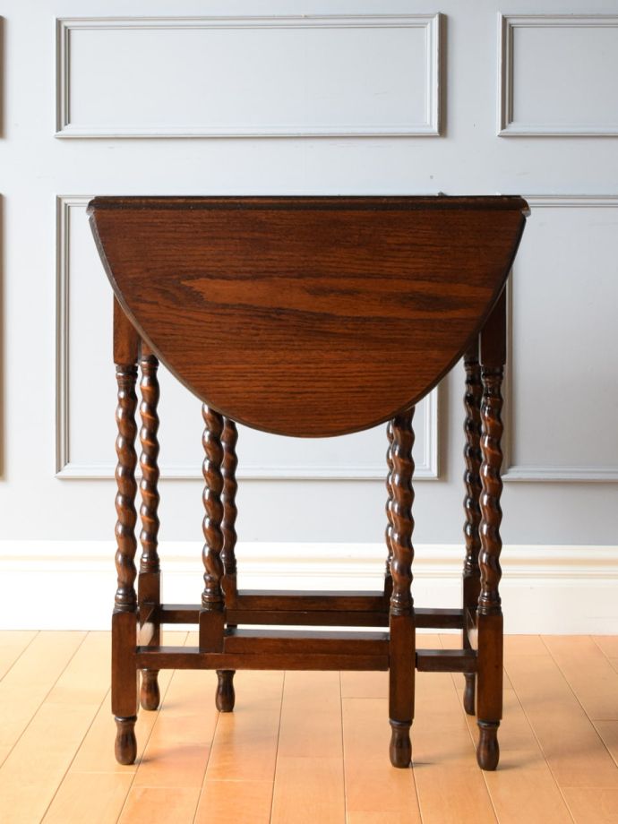 コンパクトに収納できるテーブル