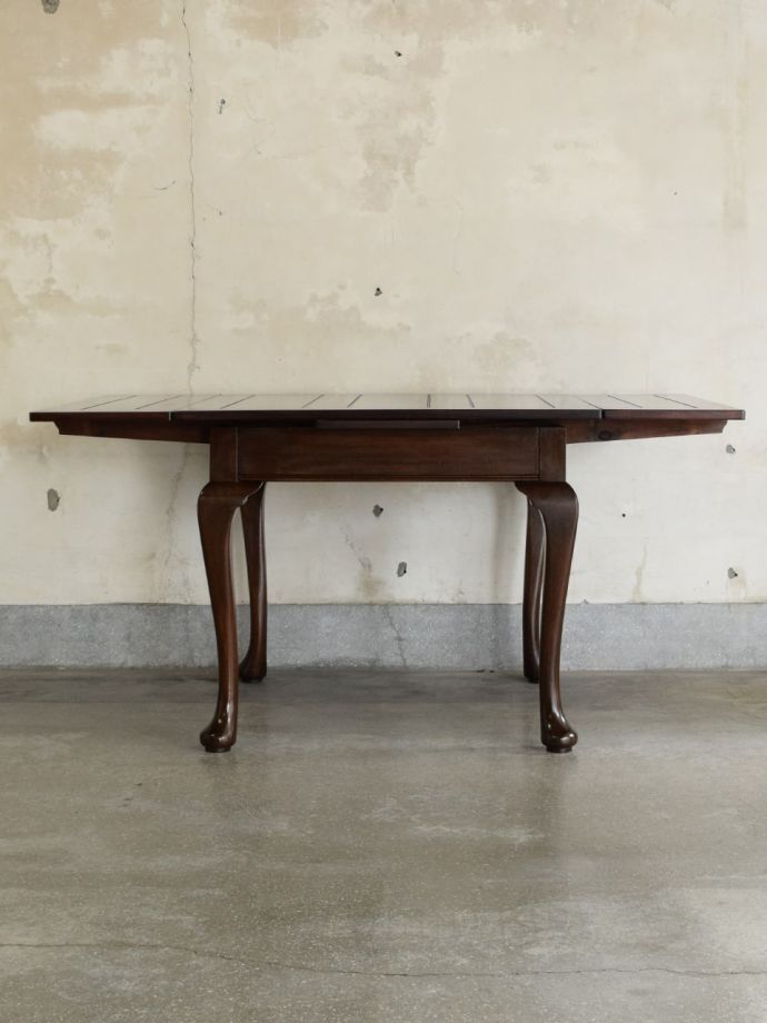 便利なドローリーフテーブル