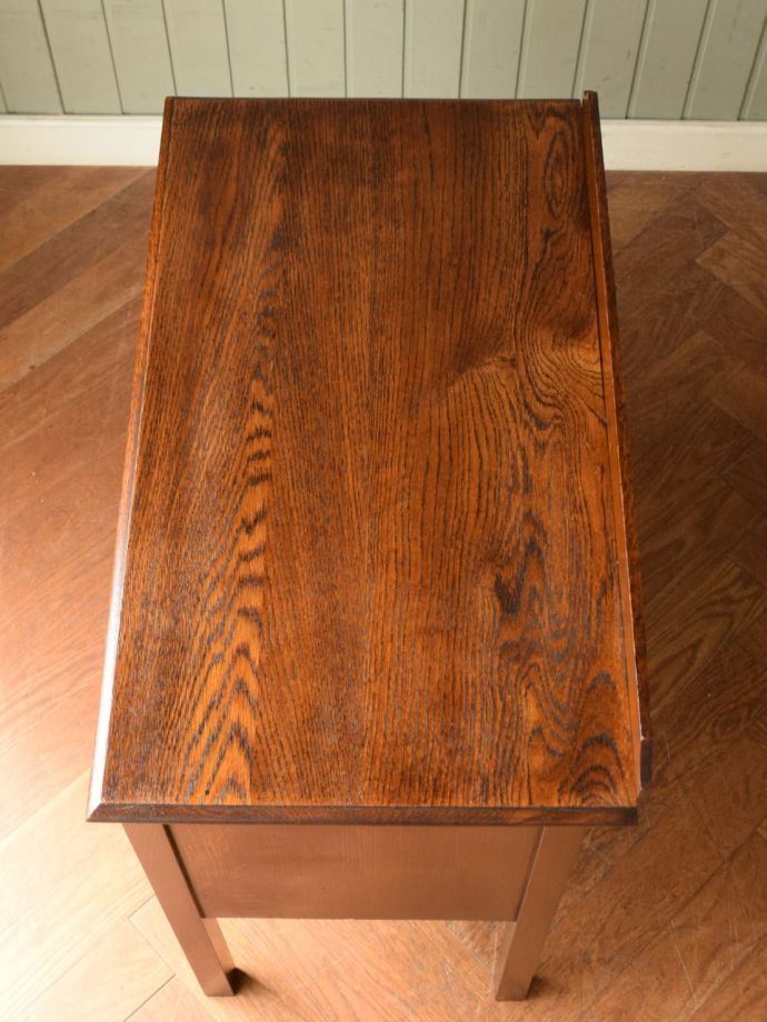 アンティークチェストの天板