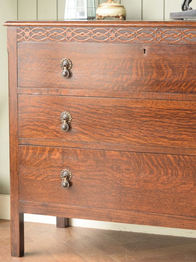 おしゃれなアンティークチェスト