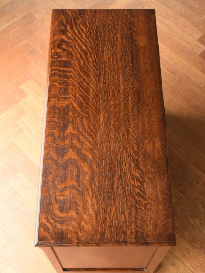 アンティークチェストの天板