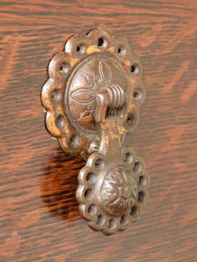 アンティークチェストの取っ手