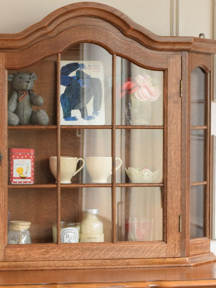 フランスの家具らしい美しいフォルム