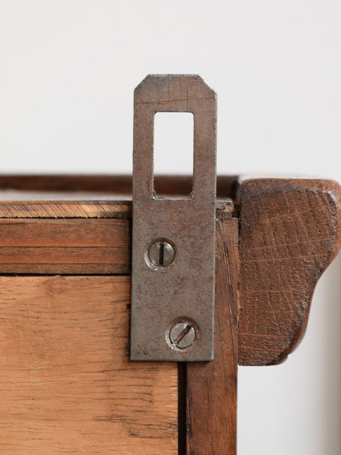 ウォールキャビネットのフック