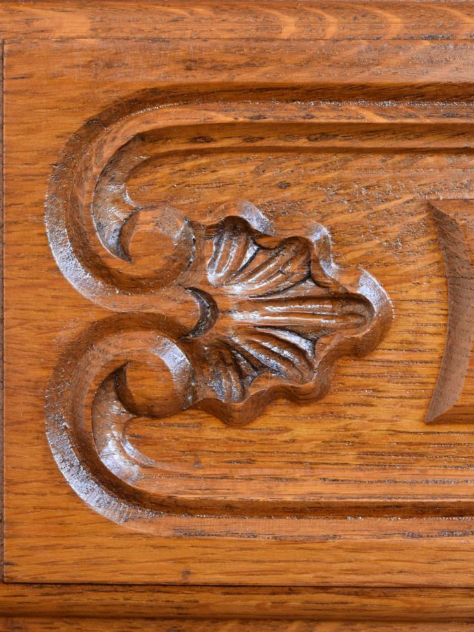 アンティークらしい彫