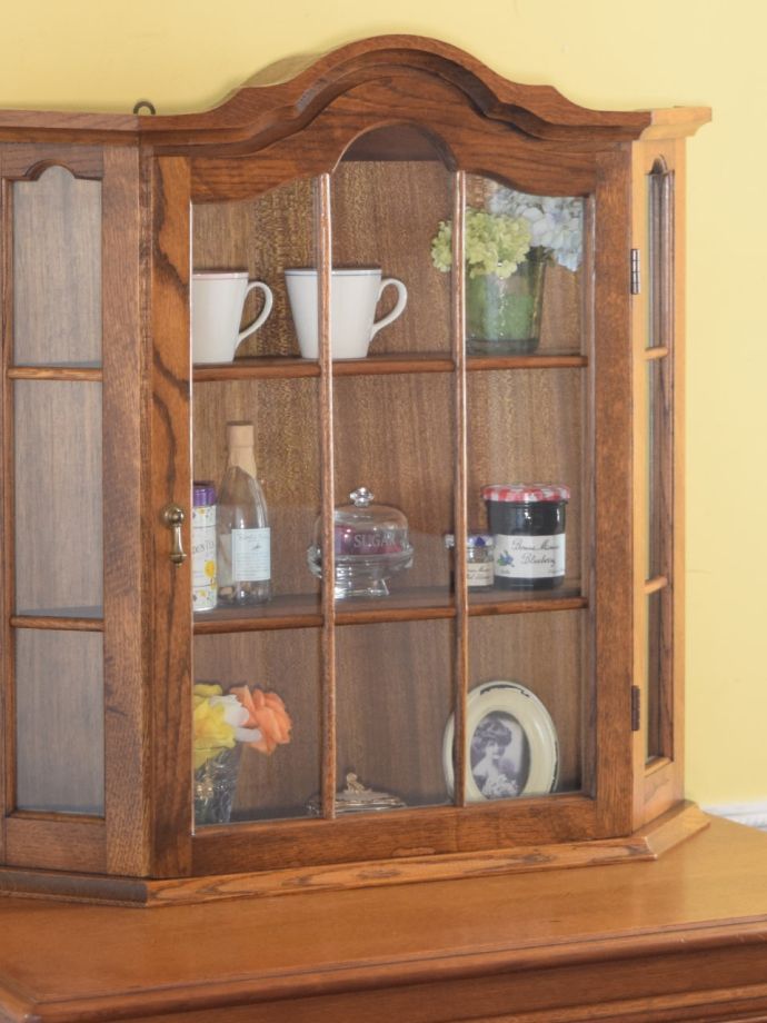 フランスの家具らしい美しいフォルム