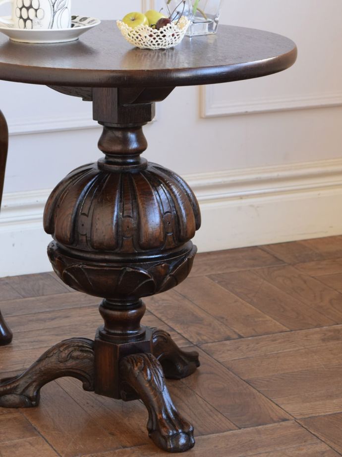 英国のアンティーク家具らしいデザイン