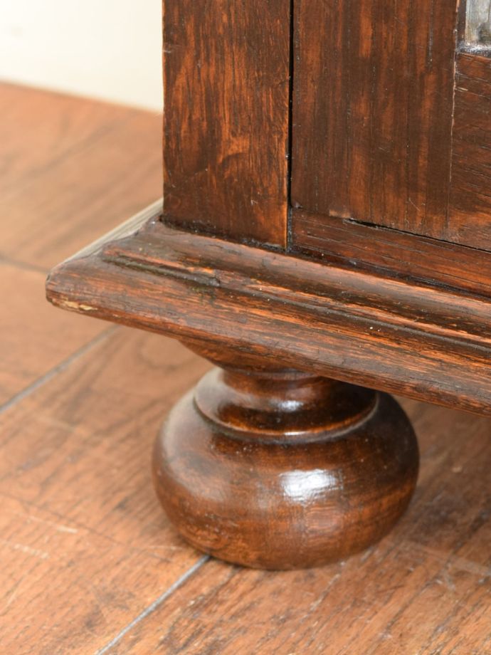 アンティーク家具の脚