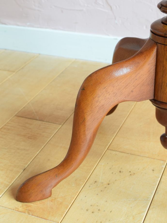 アンティークテーブルの脚