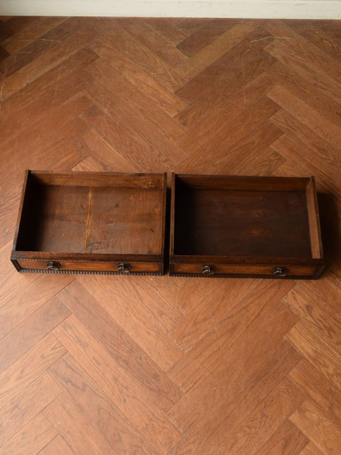 サイドボードの引き出し