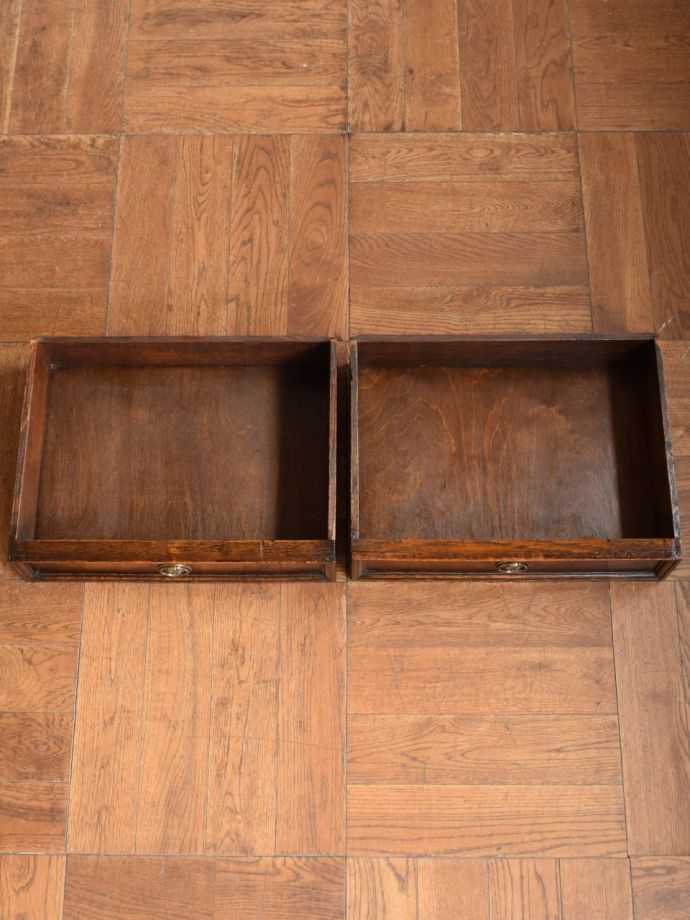 サイドボードの引き出し