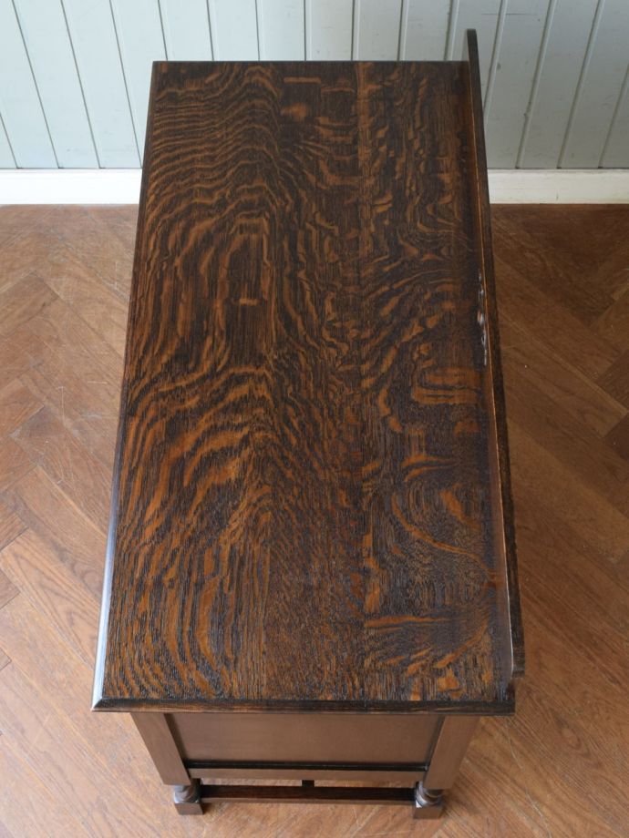 アンティークチェストの天板