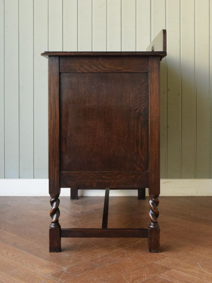 アンティークチェストの側面