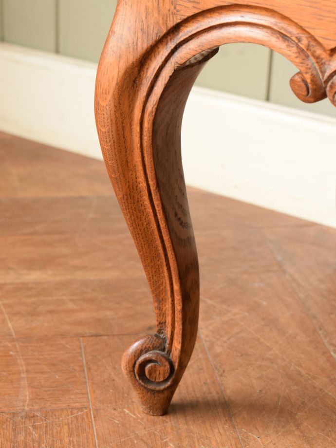 アンティーク家具の脚