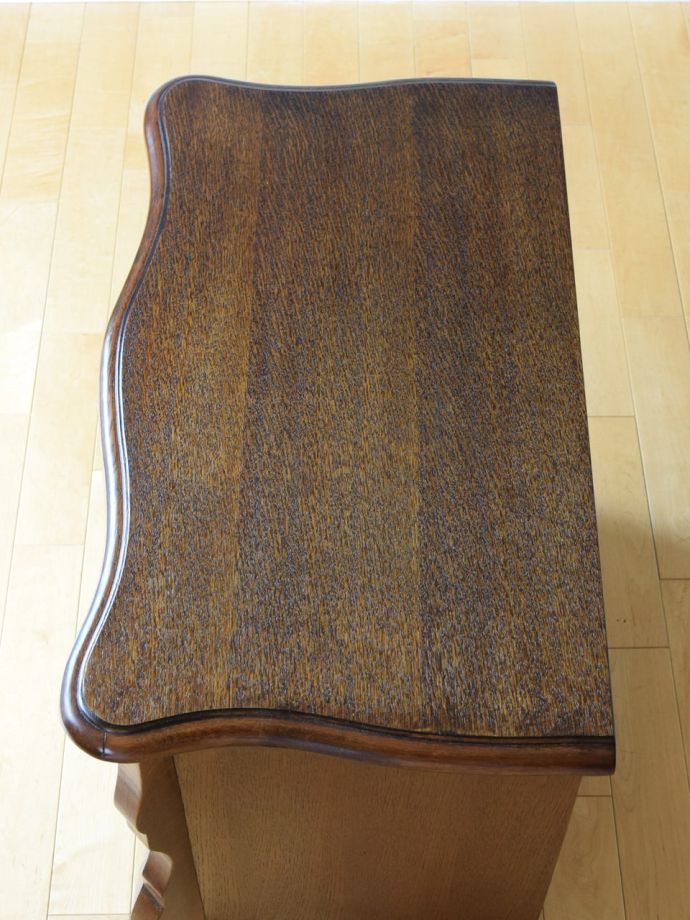 フランスのチェストの天板