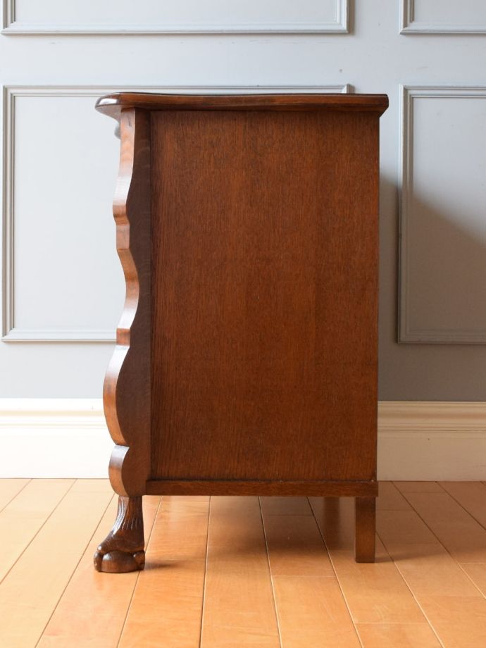 アンティークチェストの側面