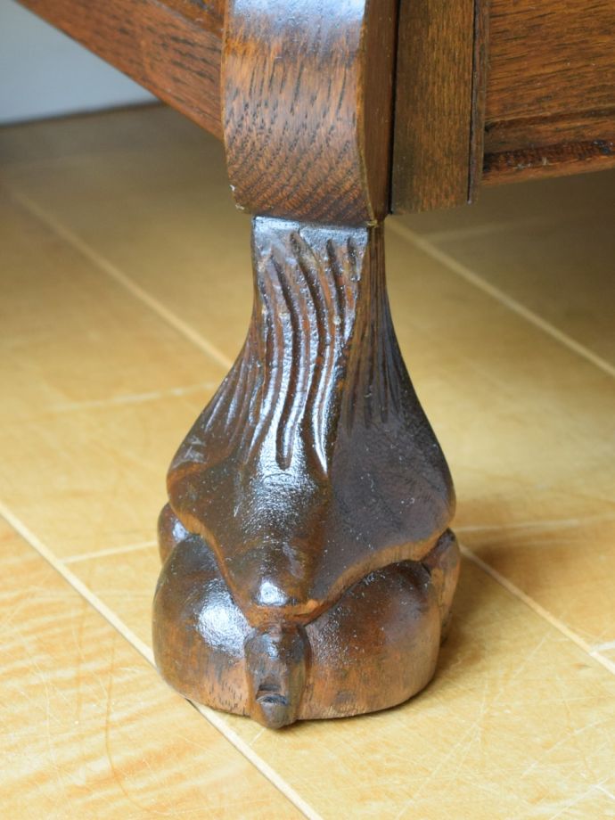 アンティークチェストの脚