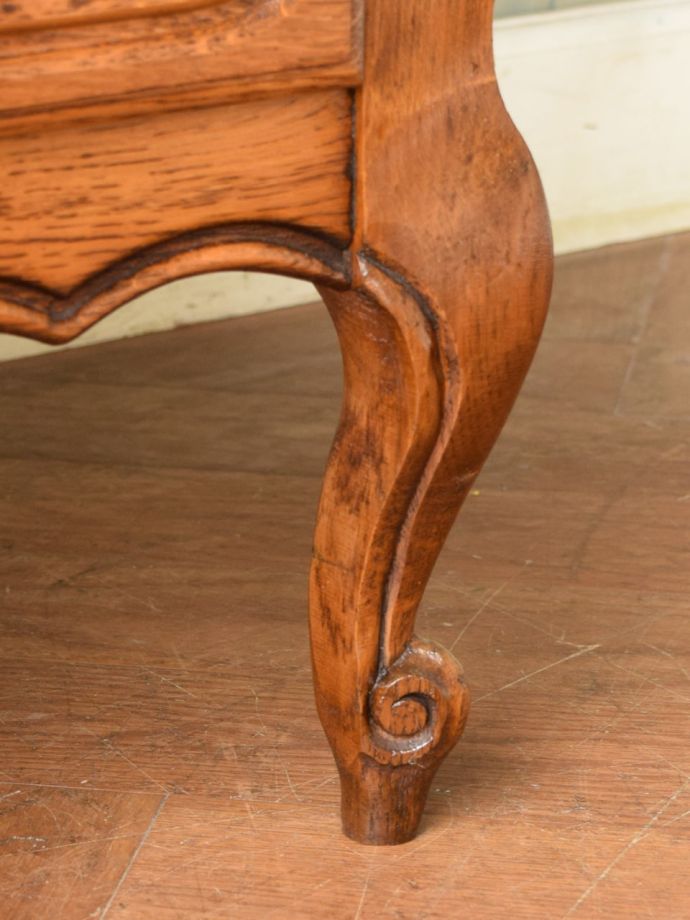 アンティーク家具の脚