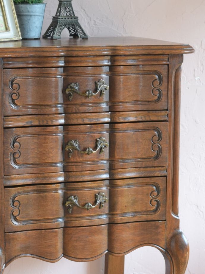 フランスアンティーク家具らしさが漂う装飾