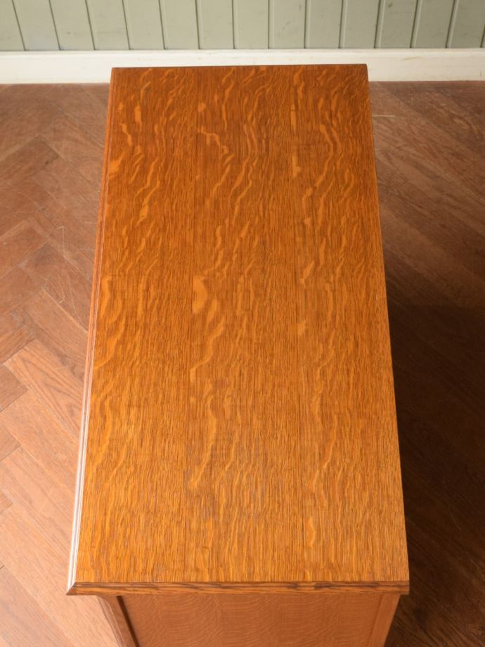 おしゃれなチェストの天板