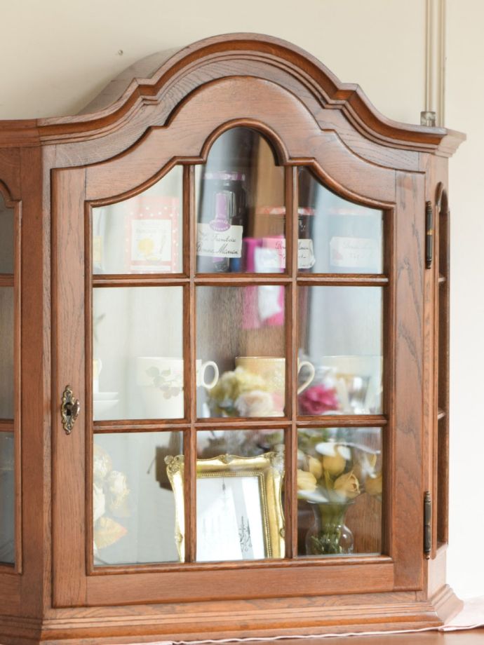 フランスの家具らしい美しいフォルム