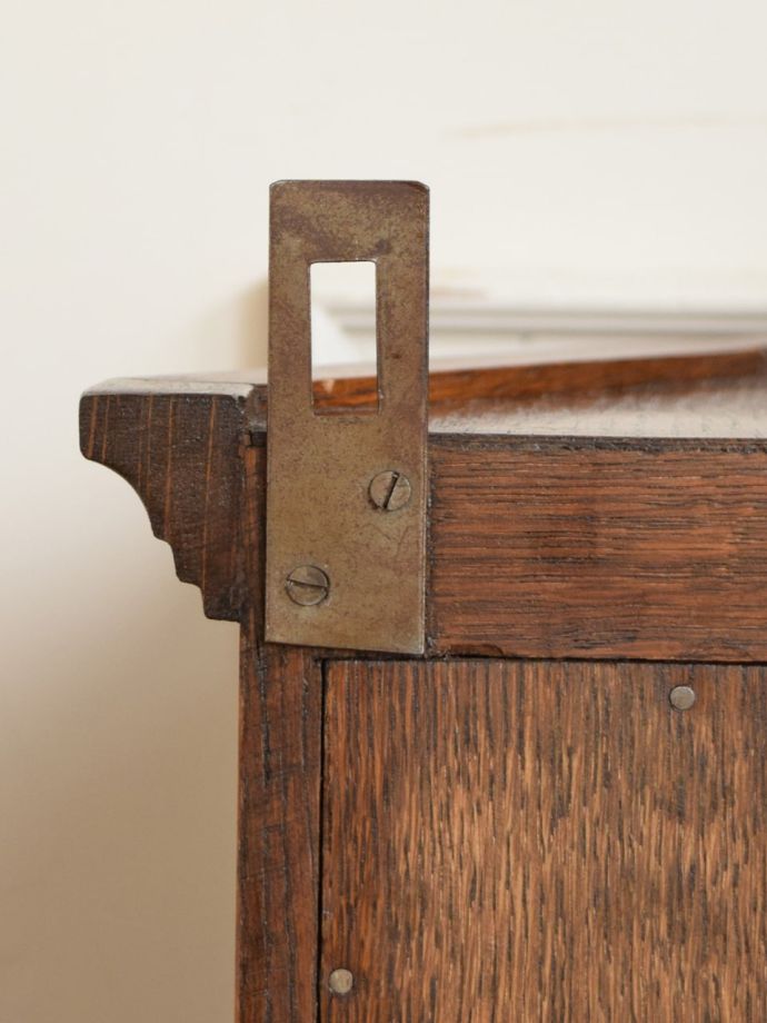 ウォールキャビネットのフック