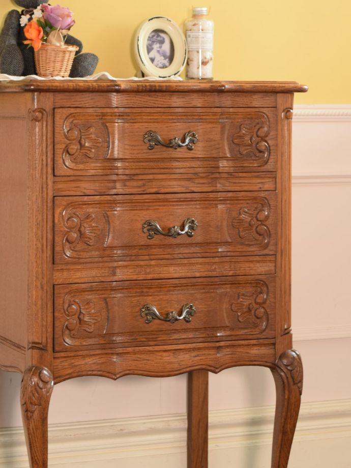 フランスアンティーク家具らしさが漂う装飾
