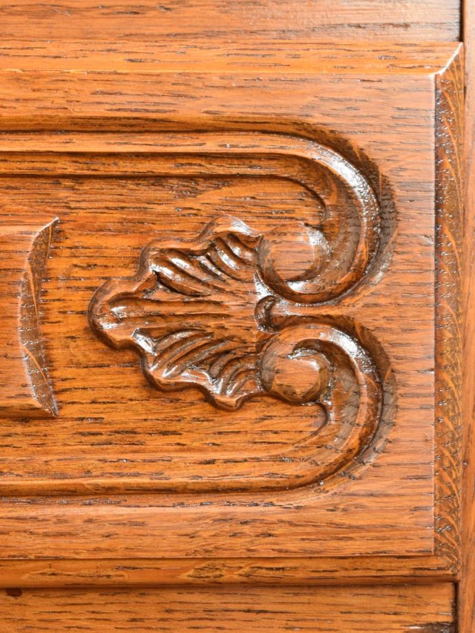 アンティークらしい彫