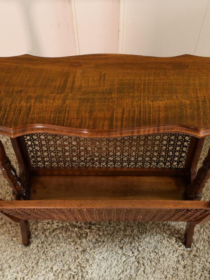 マガジンラックの天板