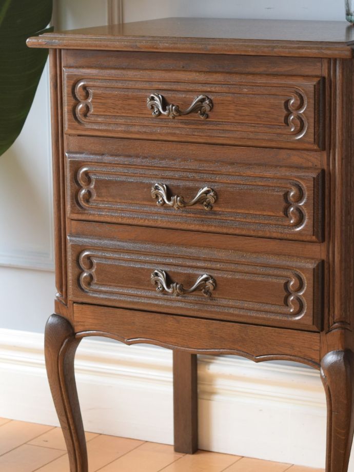 フランスアンティーク家具らしさが漂う装飾