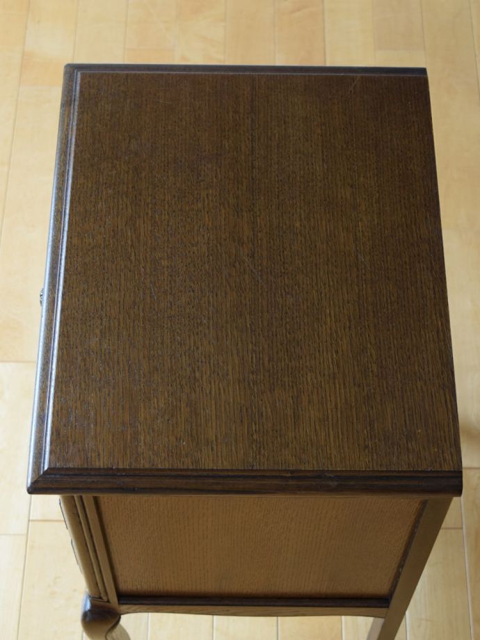 サイドチェストの天板