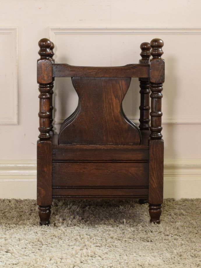 マガジンラックの側面