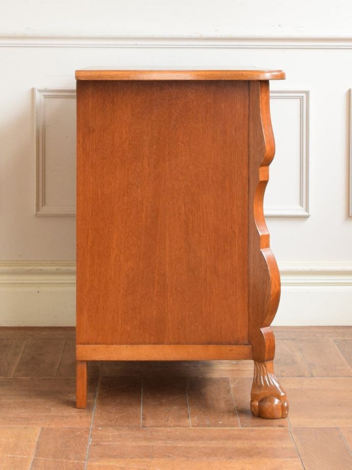 アンティークチェストの側面