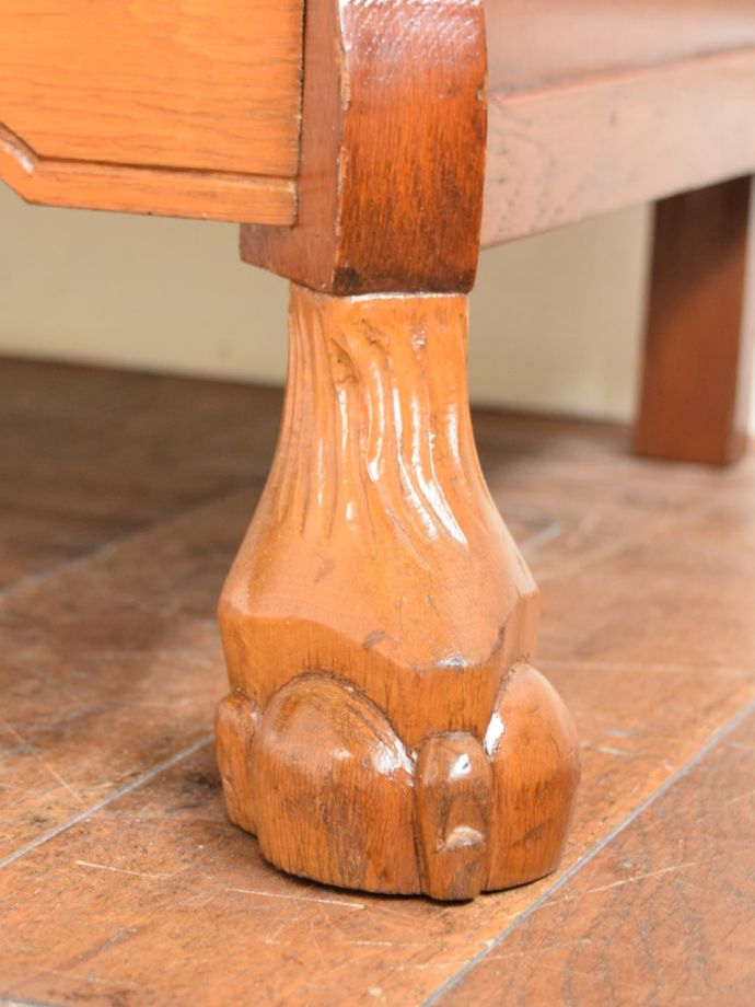 アンティークチェストの脚