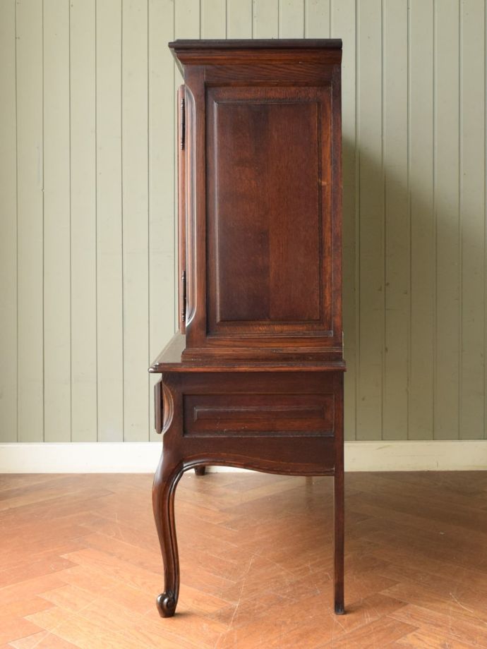 サイドボードの側面