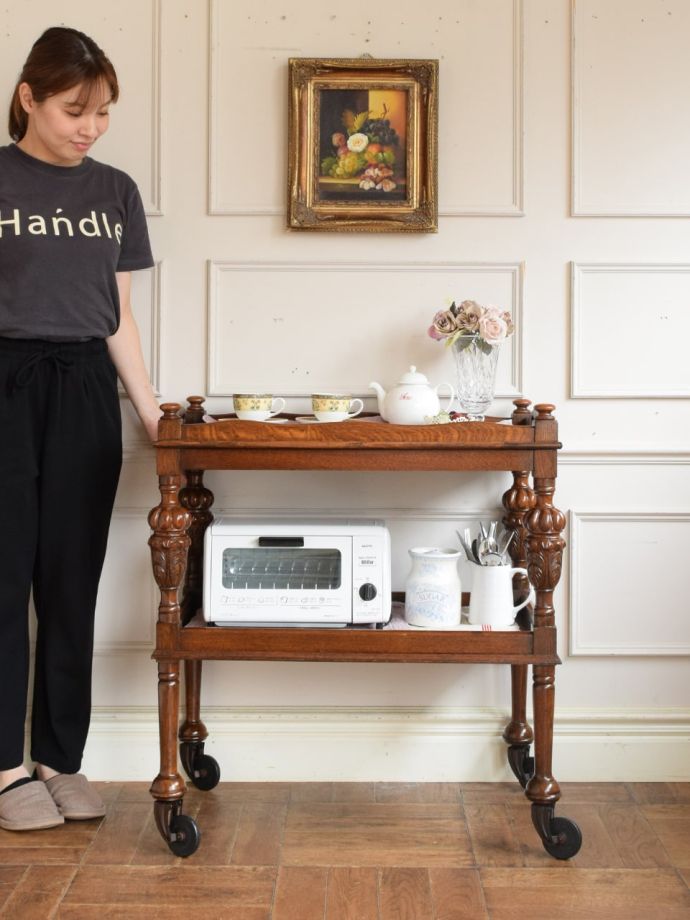 英国アンティークのワゴン