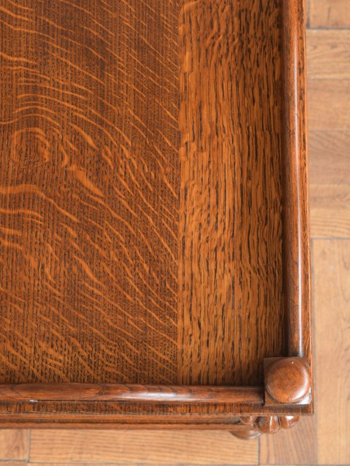 アンティークワゴンの木目