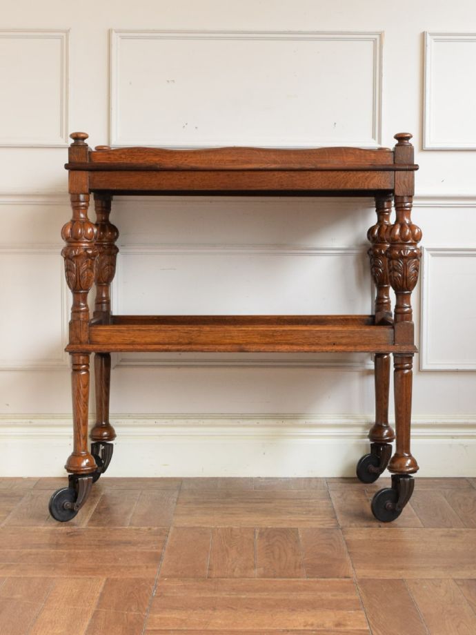 アンティークワゴンの後ろ姿