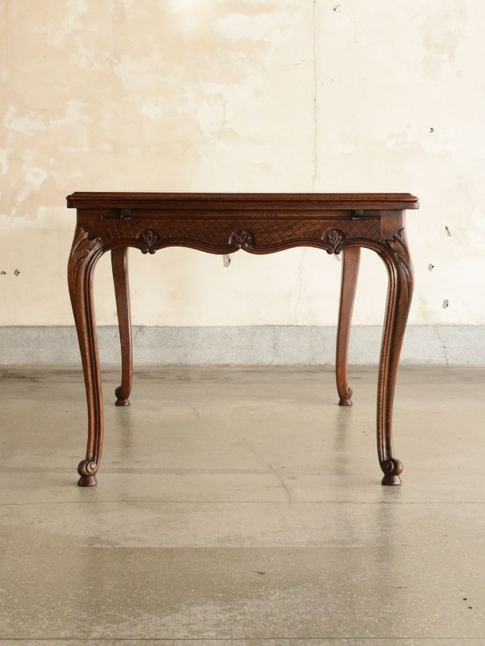 伸長式テーブルの反対側