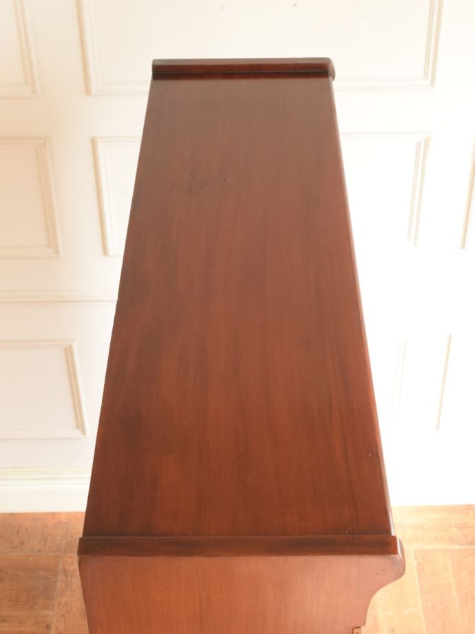 アンティーク家具の形