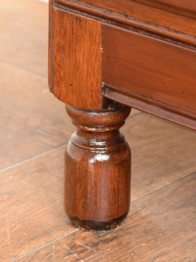 アンティーク家具の脚