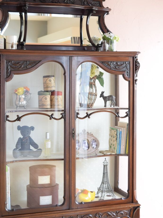美しいガラスキャビネット