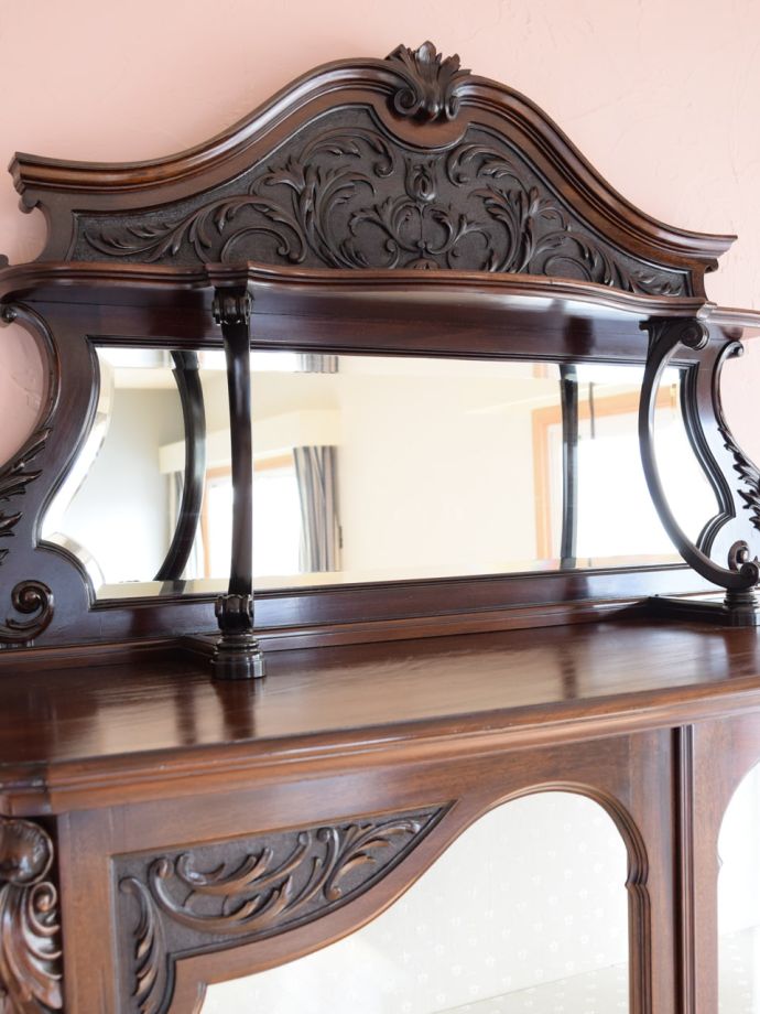 パーラーキャビネットの鏡